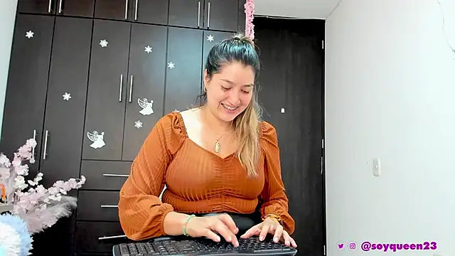 Snapshot of Soyqueen chatting on 01.31.25 Soyqueen online show from 01.31.25