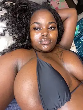 Honeycoco0211 online show from 02.17.25