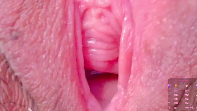 Snapshot of Alu_ryu chatting on 10.08.25 Alu ryu online show from 10.08.25