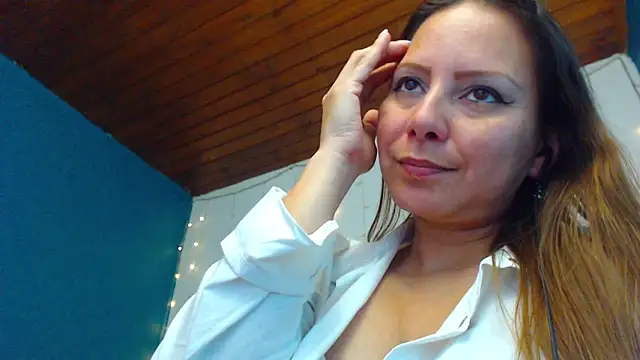 camila delarosa online show from 12.27.24