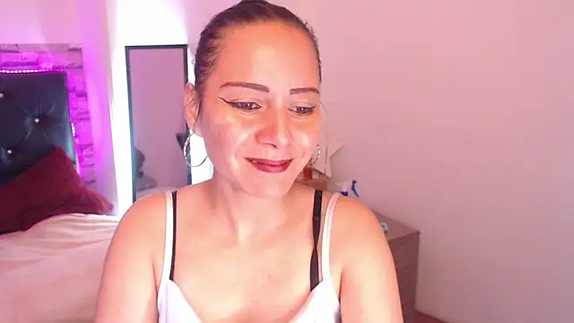 camila delarosa online show from 09.19.25