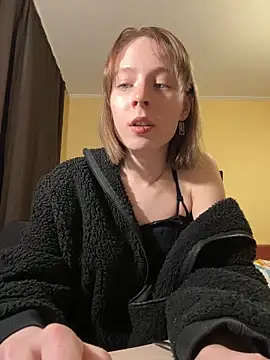 Crayzy Luv online show from 01.16.25