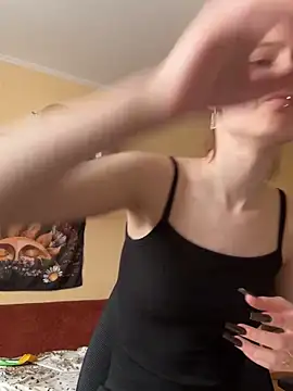 Crayzy Luv online show from 02.14.25