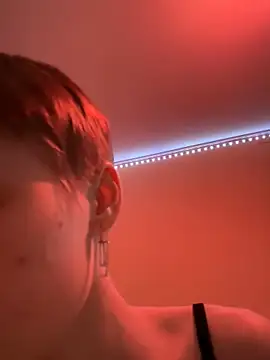 Crayzy Luv online show from 02.19.25