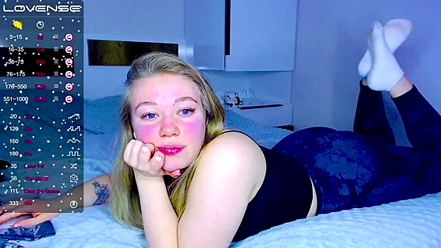 kitti kaattt online show from 12.04.24