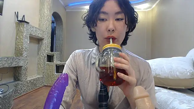 Kunimitsuu  online show from 02.14.25