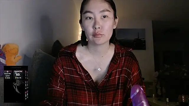 Snapshot of Kunimitsuu_ chatting on 09.21.25 Kunimitsuu online show from 09.21.25