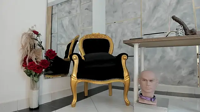 Snapshot of SaraFerrera chatting on 09.27.25 SaraFerrera online show from 09.27.25