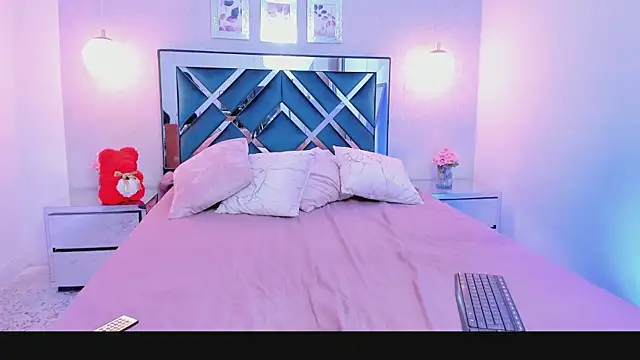 Miakhalifa 7 online show from 01.15.25