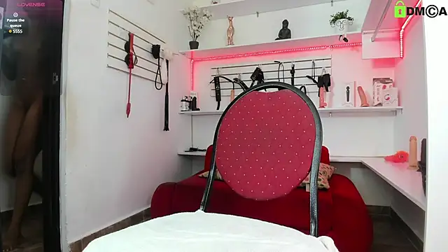 Alejandra Dunn online show from 01.07.25
