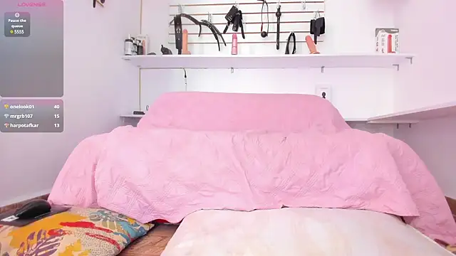 Alejandra Dunn online show from 02.11.25