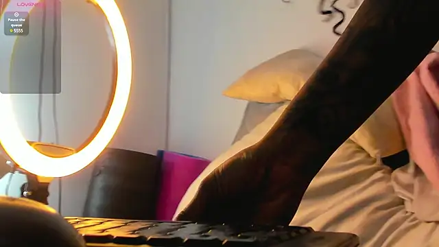 Alejandra Dunn online show from 02.25.25
