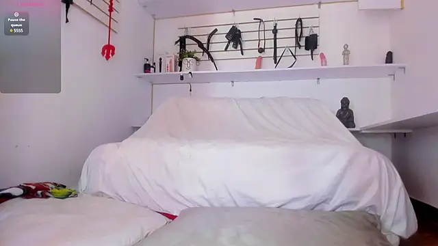 Alejandra Dunn online show from 02.26.25