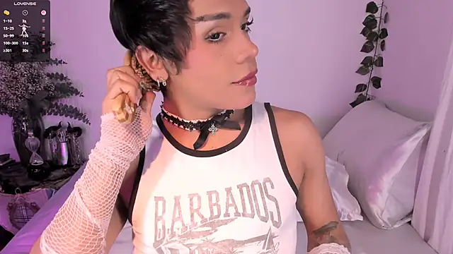 Snapshot of Danigio chatting on 11.08.25 Danigio online show from 11.08.25