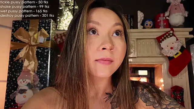 Snapshot of im_casey chatting on 12.22.24 im casey online show from 12.22.24