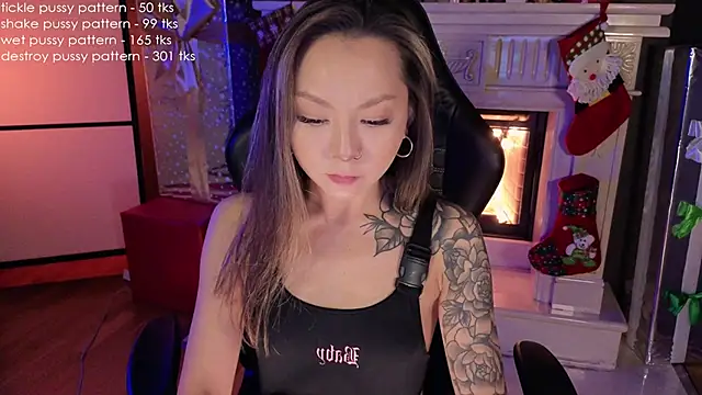 Snapshot of im_casey chatting on 12.29.24 im casey online show from 12.29.24