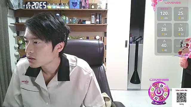 Snapshot of IroManager chatting on 09.10.25 IroManager online show from 09.10.25