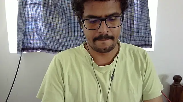Snapshot of The_SHY_uncut chatting on 10.26.25 The SHY uncut online show from 10.26.25
