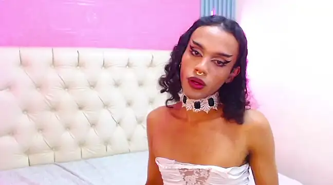 Snapshot of Foxy_Ella_ chatting on 01.31.25 Foxy Ella online show from 01.31.25