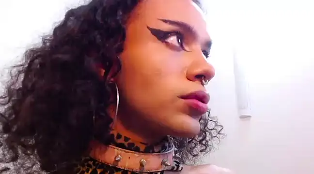 Snapshot of Foxy_Ella_ chatting on 02.28.25 Foxy Ella online show from 02.28.25
