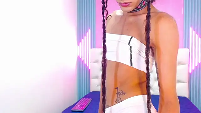 Snapshot of Foxy_Ella_ chatting on 03.19.25 Foxy Ella online show from 03.19.25