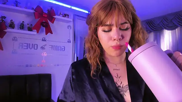 Snapshot of albaismynameX chatting on 12.21.24 albaismynameX online show from 12.21.24