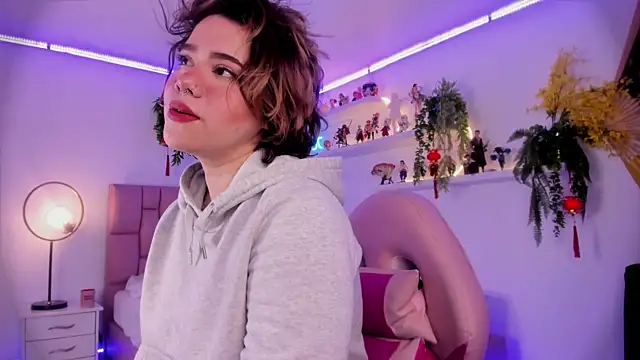 Snapshot of albaismynameX chatting on 02.13.25 albaismynameX online show from 02.13.25