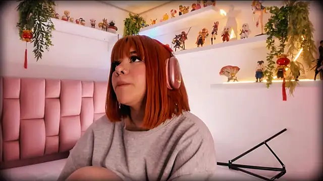 Snapshot of albaismynameX chatting on 02.19.25 albaismynameX online show from 02.19.25