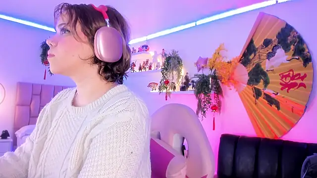 Snapshot of albaismynameX chatting on 03.04.25 albaismynameX online show from 03.04.25