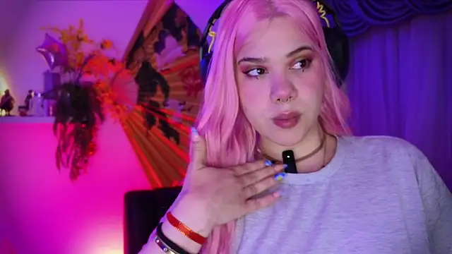 Snapshot of albaismynameX chatting on 09.13.25 albaismynameX online show from 09.13.25