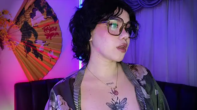 Snapshot of albaismynameX chatting on 09.15.25 albaismynameX online show from 09.15.25