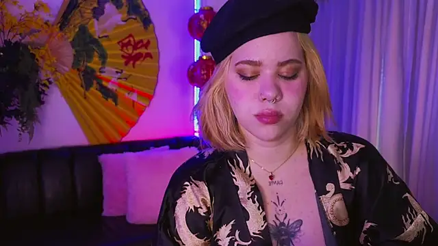 Snapshot of albaismynameX chatting on 10.28.25 albaismynameX online show from 10.28.25