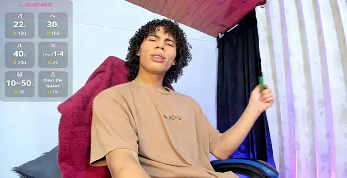 Snapshot of kleo_helenos chatting on 10.17.25 kleo helenos online show from 10.17.25