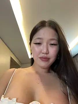 Aiko Yumi online show from 12.31.24