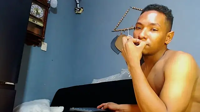 Grandeygruesa1 online show from 02.17.25