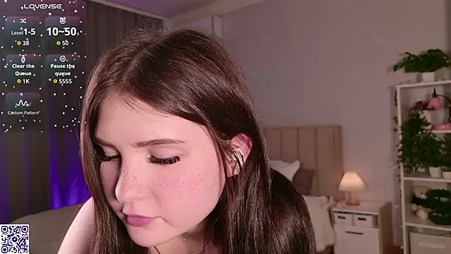 Snapshot of LeraKit chatting on 09.21.25 LeraKit online show from 09.21.25