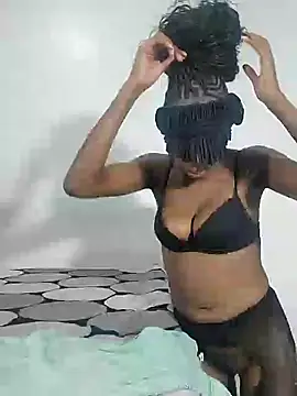 Snapshot of EbonyTaste chatting on 12.19.24 EbonyTaste online show from 12.19.24