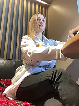 Snapshot of LadyTatiana_Madam chatting on 01.17.25 LadyTatiana Madam online show from 01.17.25