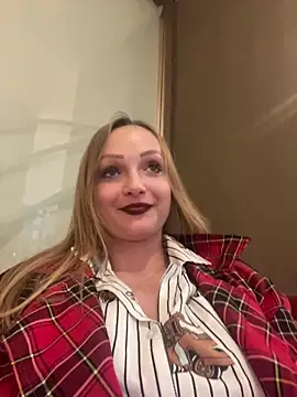 Snapshot of LadyTatiana_Madam chatting on 09.27.25 LadyTatiana Madam online show from 09.27.25