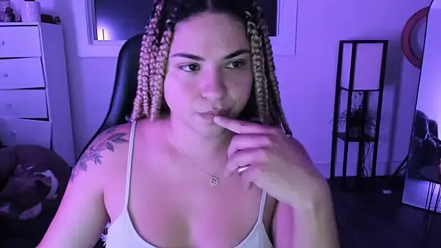 MelSaunders online show from 10.28.25