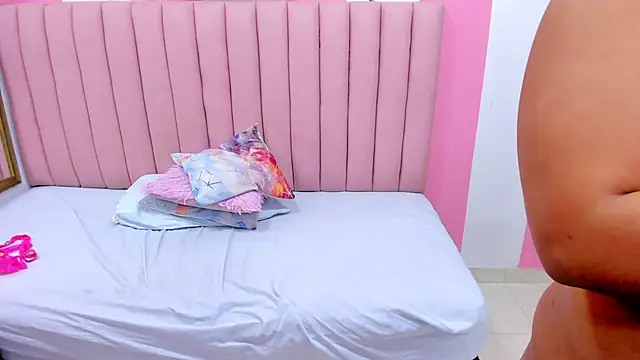 ISABELLA 020 online show from 01.22.25