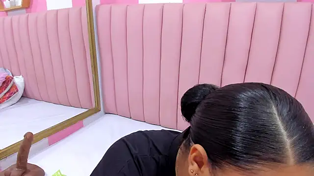 ISABELLA 020 online show from 02.01.25