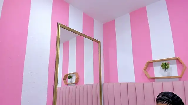 ISABELLA 020 online show from 02.03.25