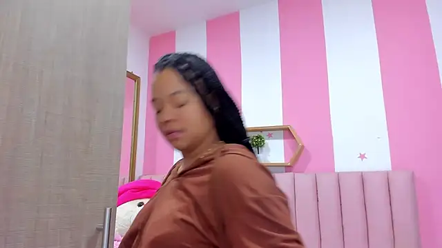 ISABELLA 020 online show from 10.07.25