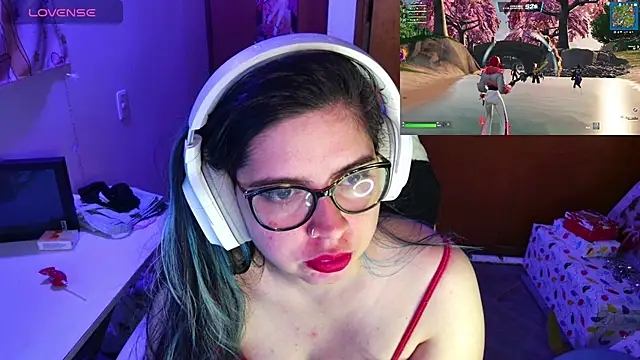 Snapshot of Vallolet_Spencer chatting on 12.10.24 Vallolet Spencer online show from 12.10.24