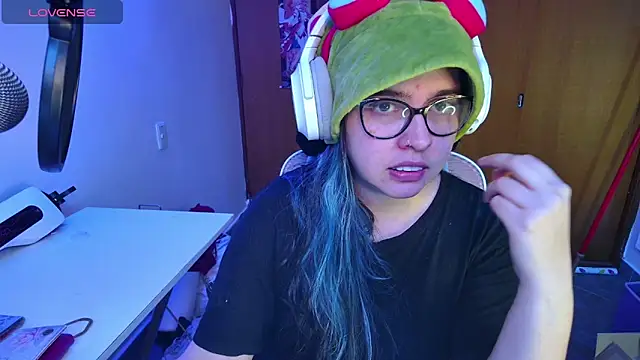 Snapshot of Vallolet_Spencer chatting on 03.09.25 Vallolet Spencer online show from 03.09.25