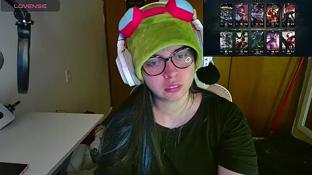 Snapshot of Vallolet_Spencer chatting on 03.11.25 Vallolet Spencer online show from 03.11.25