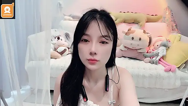 AKiKi711 online show from 09.09.25