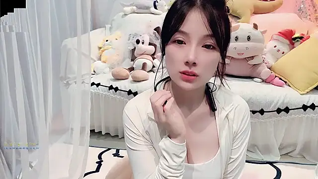 AKiKi711 online show from 09.20.25