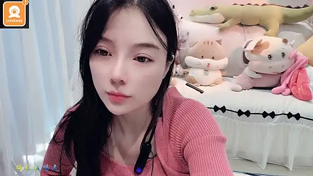 AKiKi711 online show from 10.15.25